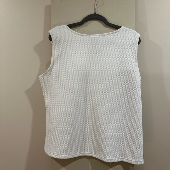 White Ribbed Boxy Sleeveless Tank Top - Picture 3 of 3
